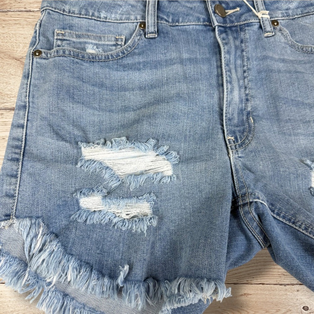 JBD Just Black Denim Distressed Frayed Hem Light Wash Denim Shorts NWT Size L - Picture 2 of 10